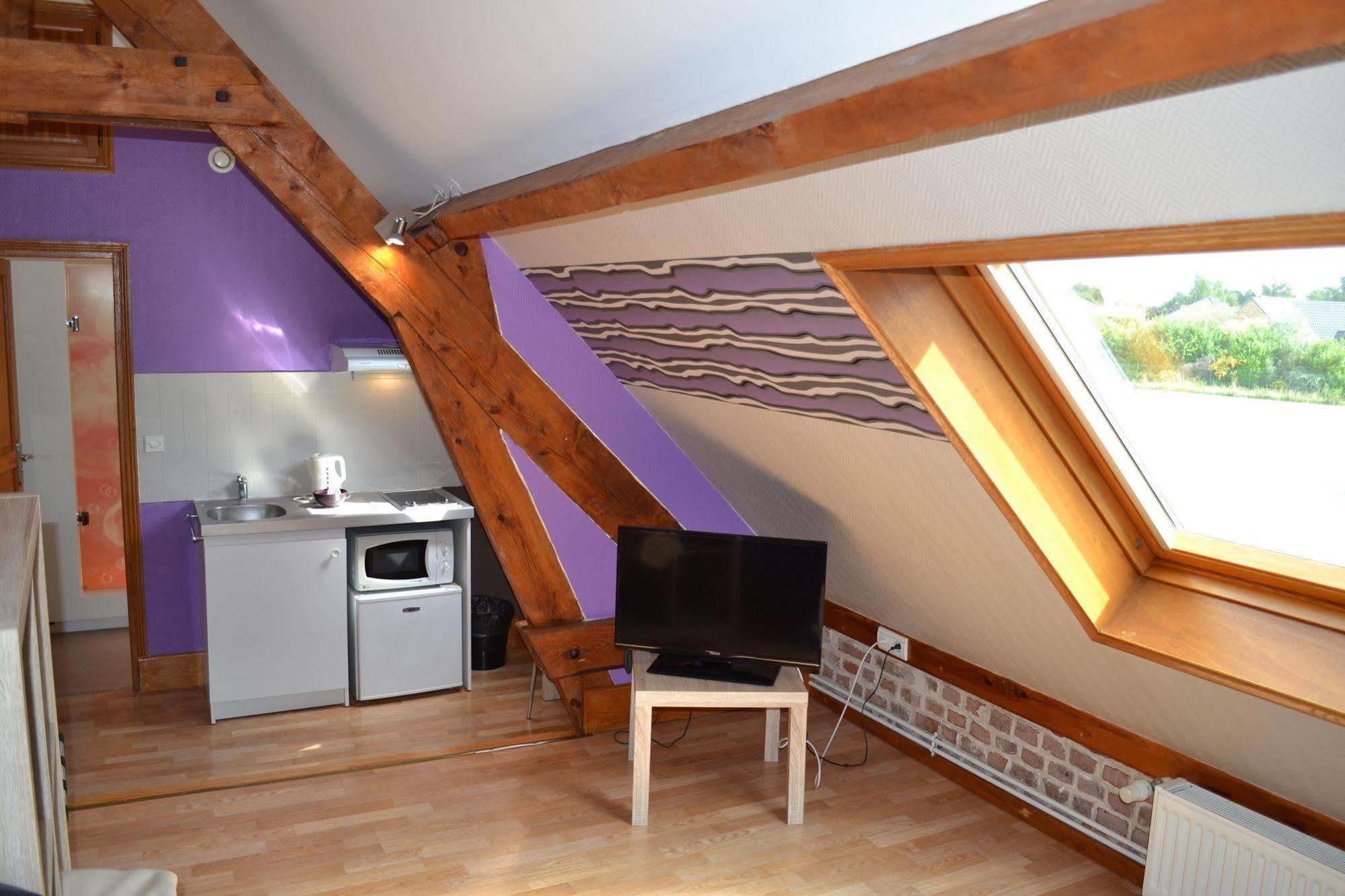 Le Domaine Des Cigognes Ennevelin Exterior foto