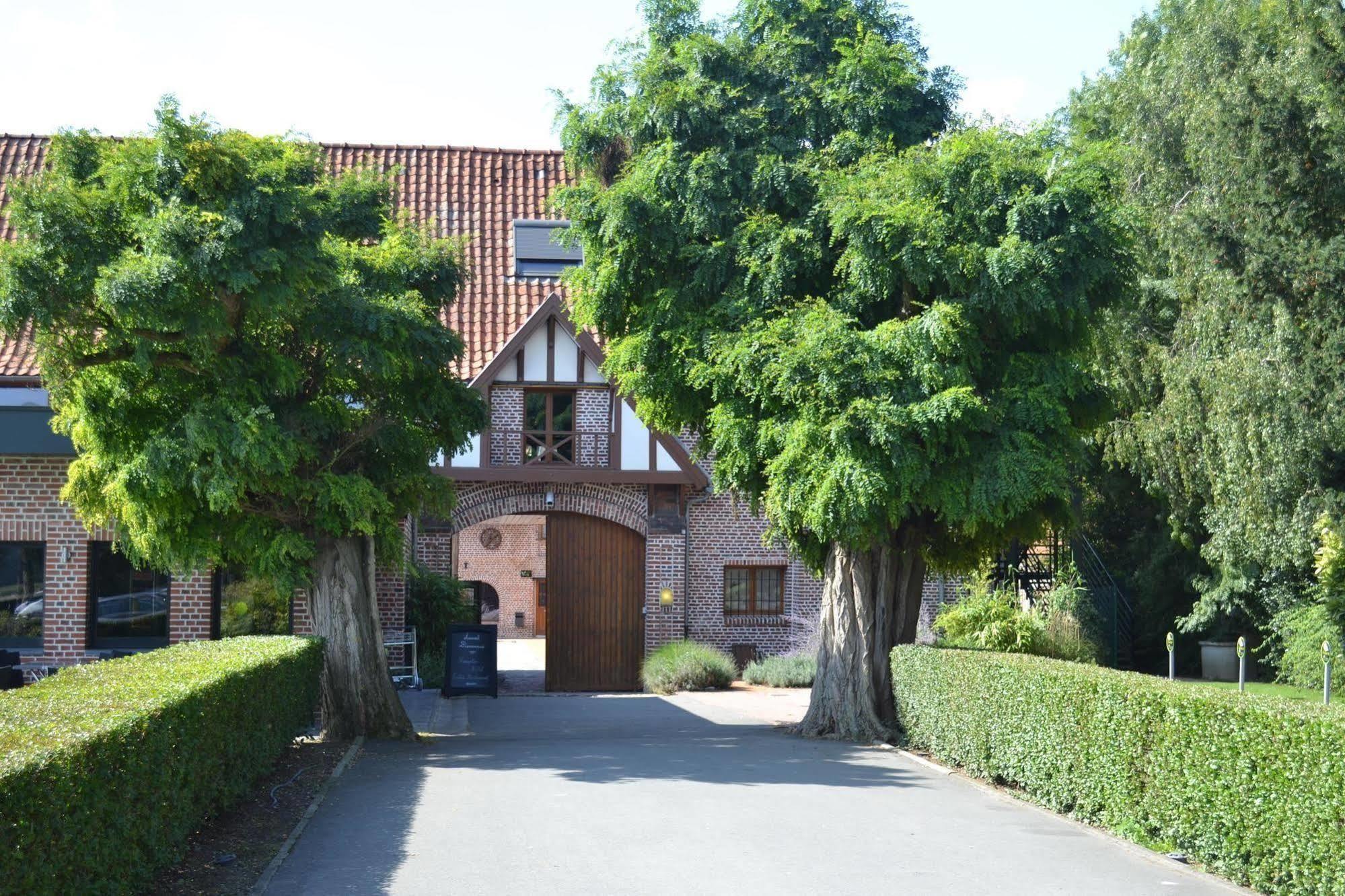 Le Domaine Des Cigognes Ennevelin Exterior foto